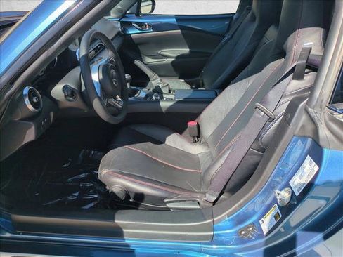 Used 2019 MAZDA MX-5 Miata RF Grand Touring RWD image 16