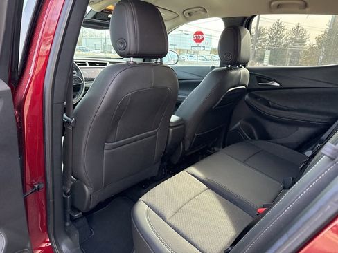 Used 2023 Buick Encore GX Select image 17