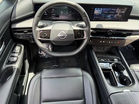 Certified 2025 Nissan Murano SV FWD image 13