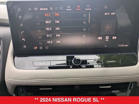 Certified 2024 Nissan Rogue SL image 22