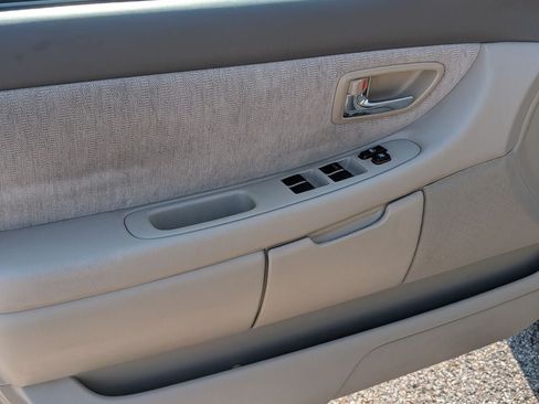 Used 2004 Toyota Avalon XL w/ Option Pkg 1 FWD image 10