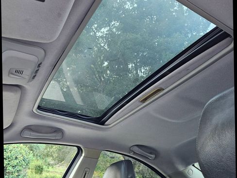 Used 2005 Volvo S60 2.5T image 39