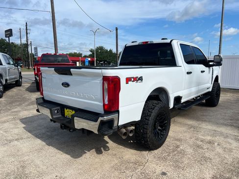 Used 2025 Ford F250 XLT w/ FX4 Off-Road Package AWD/4WD image 3
