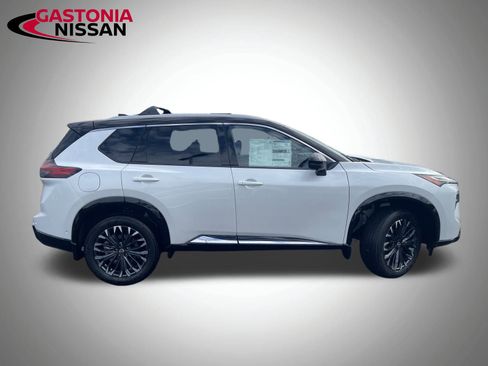 Used 2026 Nissan Rogue Platinum w/ Platinum Premium Package image 11