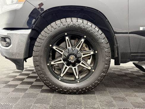 Used 2019 RAM 1500 Big Horn AWD/4WD image 12