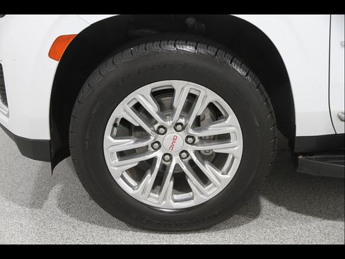 Certified 2023 GMC Yukon XL SLT AWD/4WD image 24