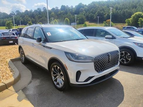 Used 2025 Lincoln Aviator Reserve w/ Illumination Package AWD/4WD image 3