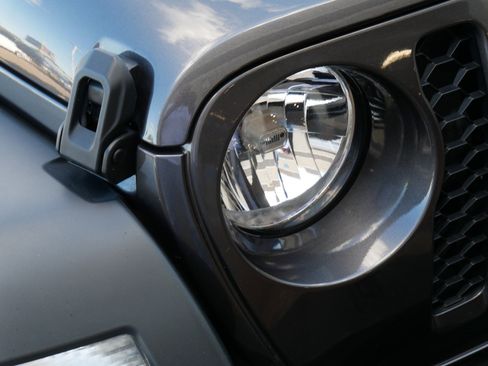 Used 2024 Jeep Wrangler Sport S image 16