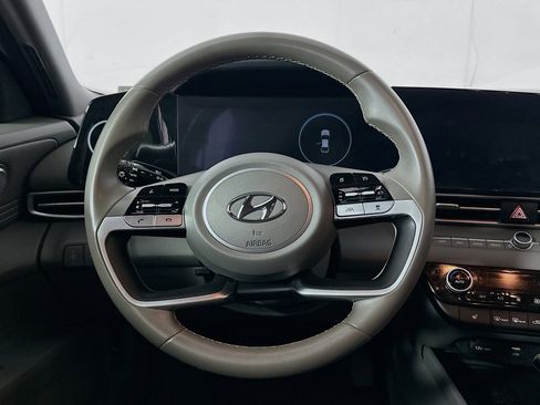 Used 2023 Hyundai Elantra SEL w/ Convenience Package FWD image 18
