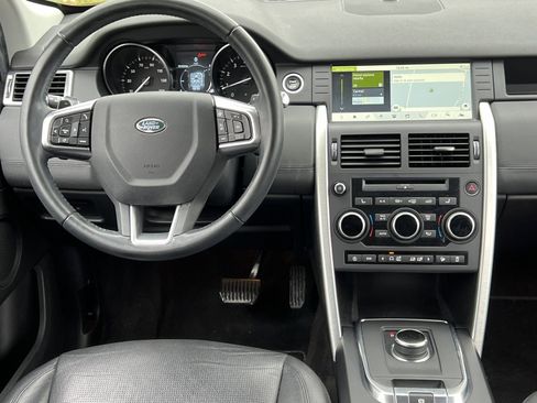 Used 2018 Land Rover Discovery Sport HSE image 14