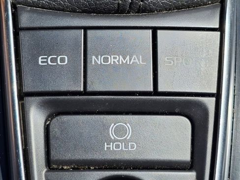 Used 2020 Toyota Camry XSE image 33