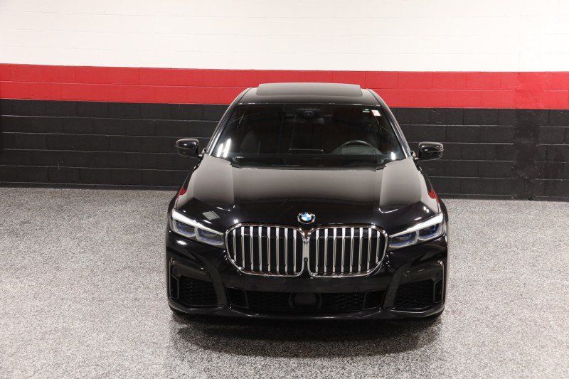 Used 2020 BMW 750i xDrive w/ Executive Package AWD/4WD image 12