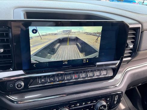 Used 2022 Chevrolet Silverado 1500 ZR2 w/ Technology Package image 34