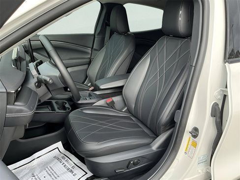Used 2025 Ford Mustang Mach-E Select image 29