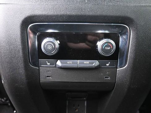 Used 2025 GMC Yukon Denali image 12