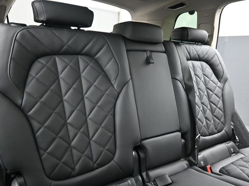 New 2026 BMW X7 xDrive40i w/ Premium Package image 24