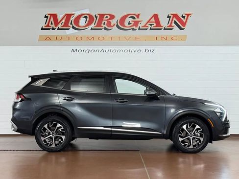 Used 2023 Kia Sportage EX AWD/4WD image 2