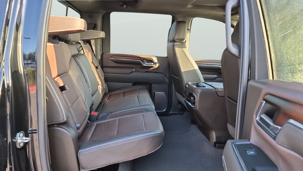 Used 2024 GMC Sierra 2500 Denali w/ Technology Package AWD/4WD image 28