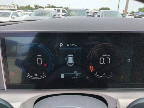 Used 2025 Hyundai Tucson SEL AWD/4WD image 16
