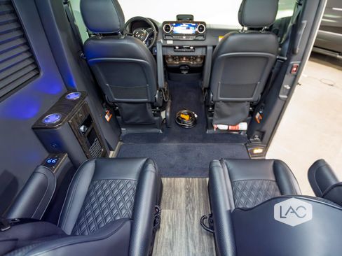 Used 2025 Mercedes-Benz Sprinter 3500 image 21