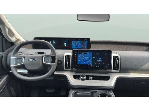 Used 2025 Ford Expedition Active AWD/4WD image 16