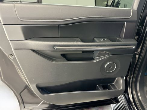 Used 2024 Ford Expedition Max XLT image 27