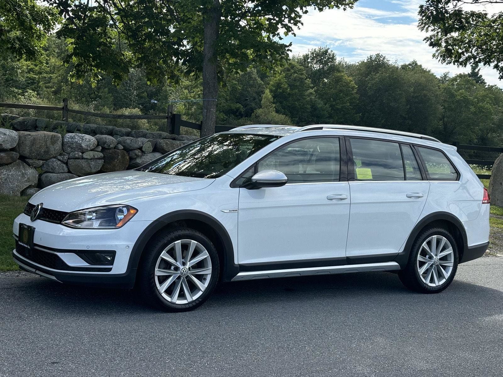 Used 2017 Volkswagen Golf Alltrack AWD/4WD image 12