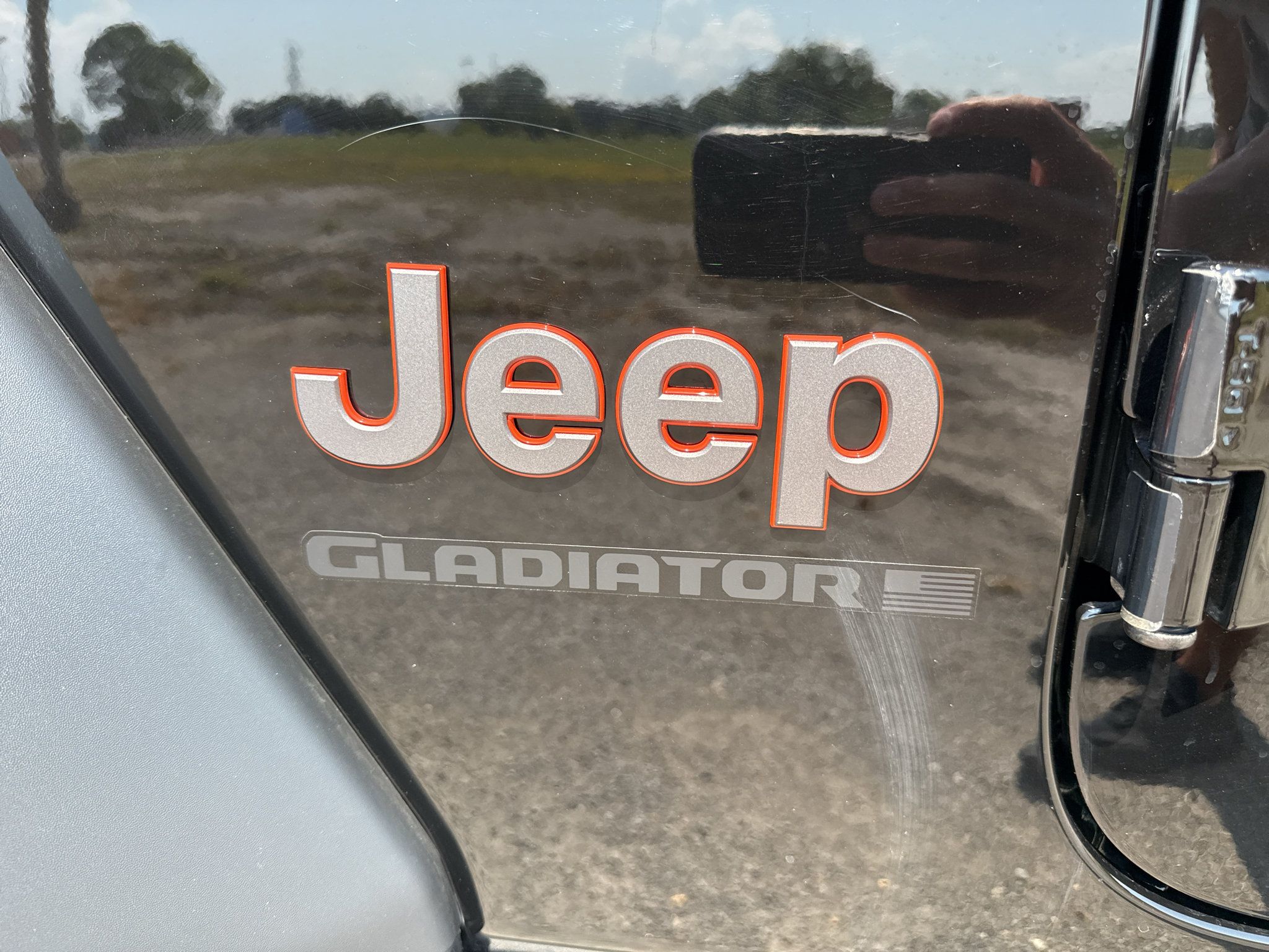 Used 2025 Jeep Gladiator Mojave AWD/4WD image 12