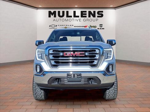 Used 2021 GMC Sierra 1500 SLT image 2