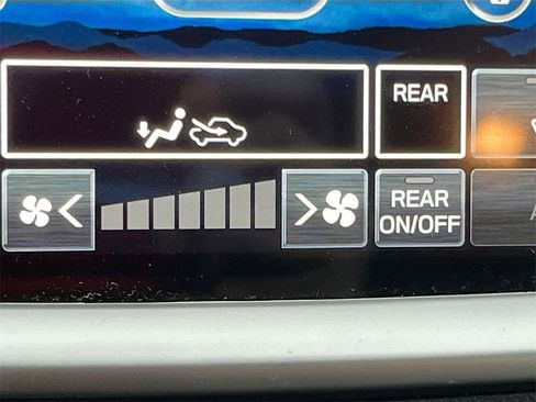 Used 2024 Subaru Ascent Limited w/ Technology Package image 16