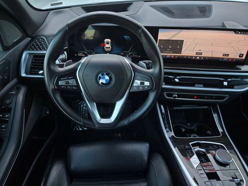 Used 2025 BMW X5 xDrive50e AWD/4WD image 13
