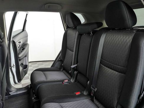 Used 2020 Nissan Rogue S w/ Special Edition Package FWD image 18