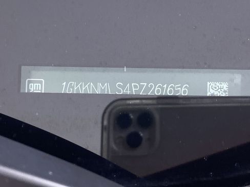 Used 2023 GMC Acadia SLT w/ Preferred Package FWD image 30