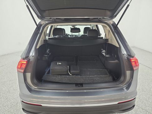 Used 2022 Volkswagen Tiguan SE FWD image 18