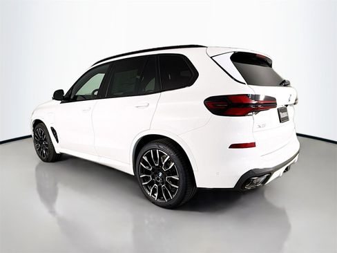 New 2026 BMW X5 xDrive50e w/ M Sport Package image 5