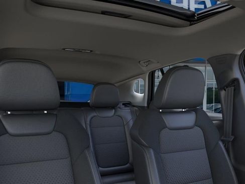 New 2026 Chevrolet Trax LT w/ Sunroof Package image 24