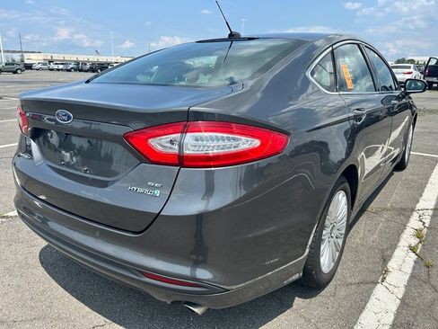 Used 2016 Ford Fusion SE w/ Equipment Group 502A FWD image 4