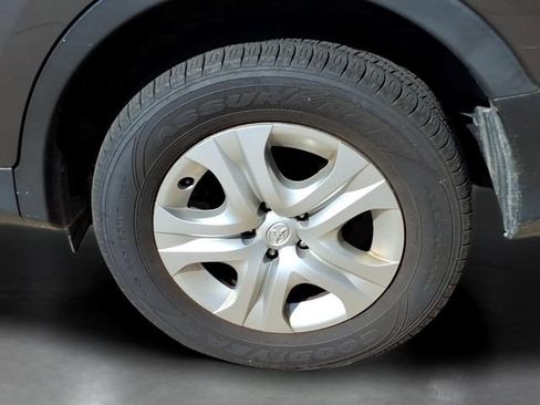 Used 2015 Toyota RAV4 LE FWD image 27