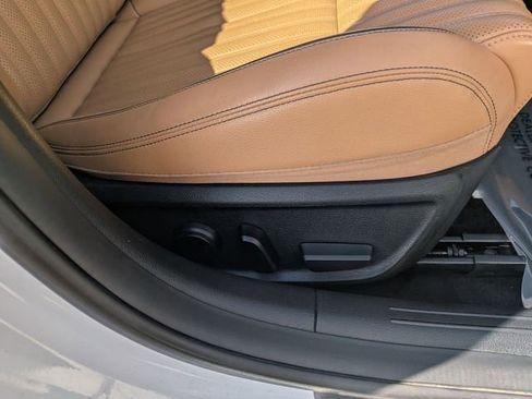 Used 2022 Genesis G70 3.3T image 35