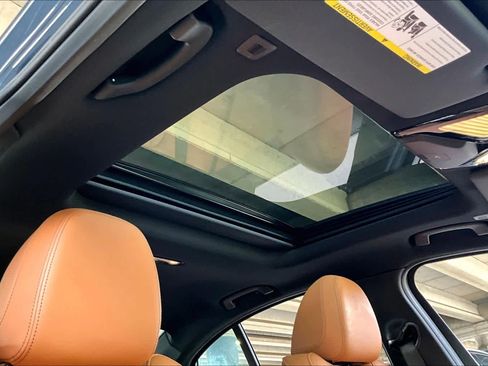 Certified 2025 BMW 330i Sedan image 14