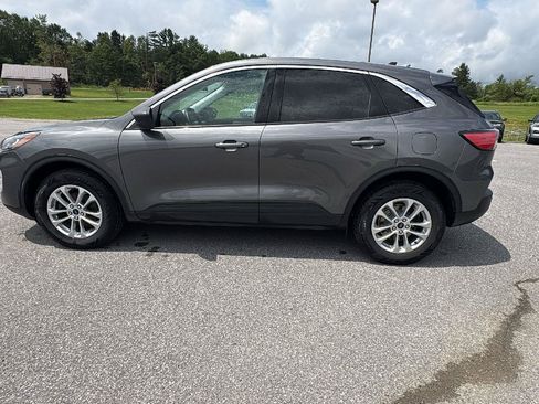 Certified 2022 Ford Escape SE w/ Cold Weather Package AWD/4WD image 7