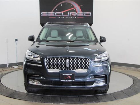 Used 2023 Lincoln Aviator Black Label w/ Class IV Trailer Tow Package image 3