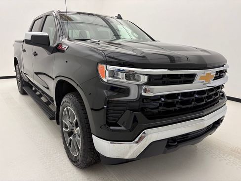 Used 2025 Chevrolet Silverado 1500 LT AWD/4WD image 14