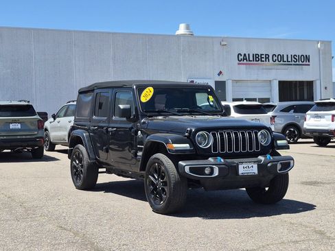 Used 2024 Jeep Wrangler Unlimited Sahara AWD/4WD image 2