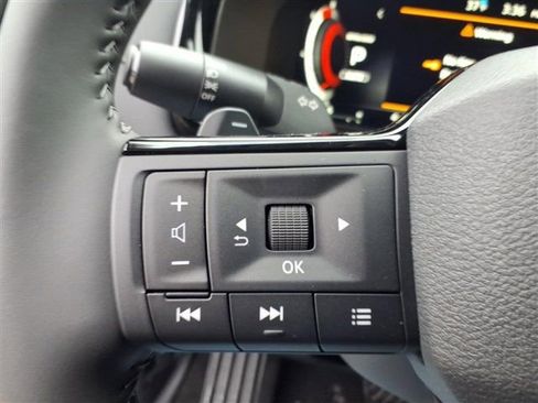 New 2026 Nissan Pathfinder SL image 20