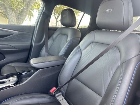 Used 2025 Buick Envista Sport Touring image 6