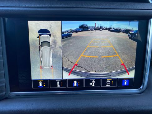 Used 2022 GMC Yukon XL Denali image 15