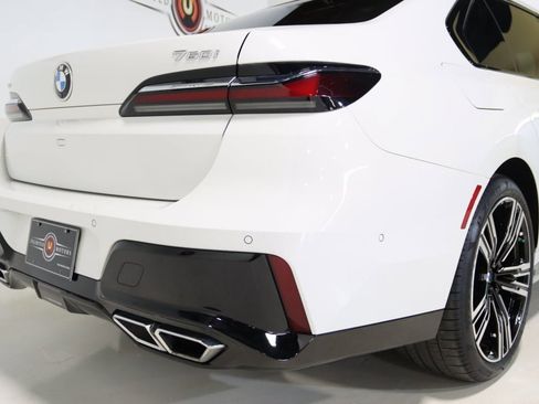 Used 2023 BMW 760i xDrive image 87