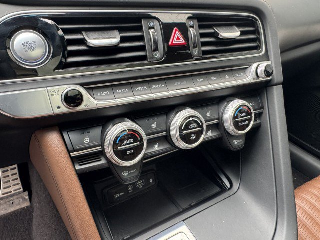 Used 2021 Genesis G70 3.3T RWD image 28