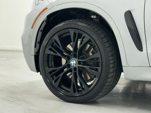 Used 2019 BMW X6 xDrive50i w/ M Sport Package image 41